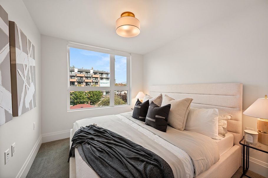 411 2550 Garden Drive Vancouver, BC - 11