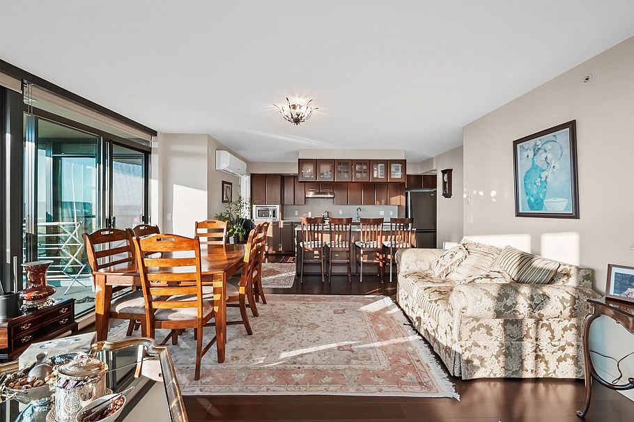 805 683 W Victoria Park North Vancouver, BC - 9