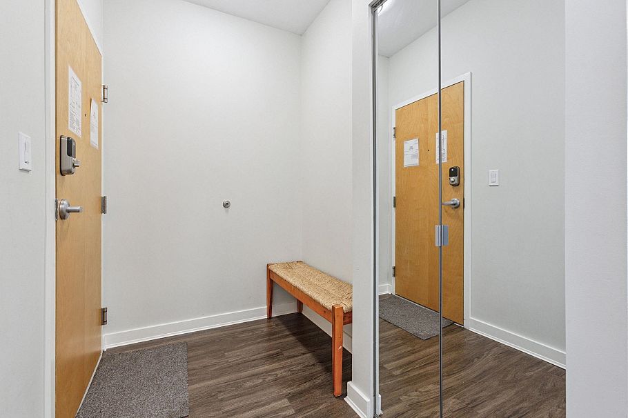 509 1249 Granville Street Vancouver, BC - 2