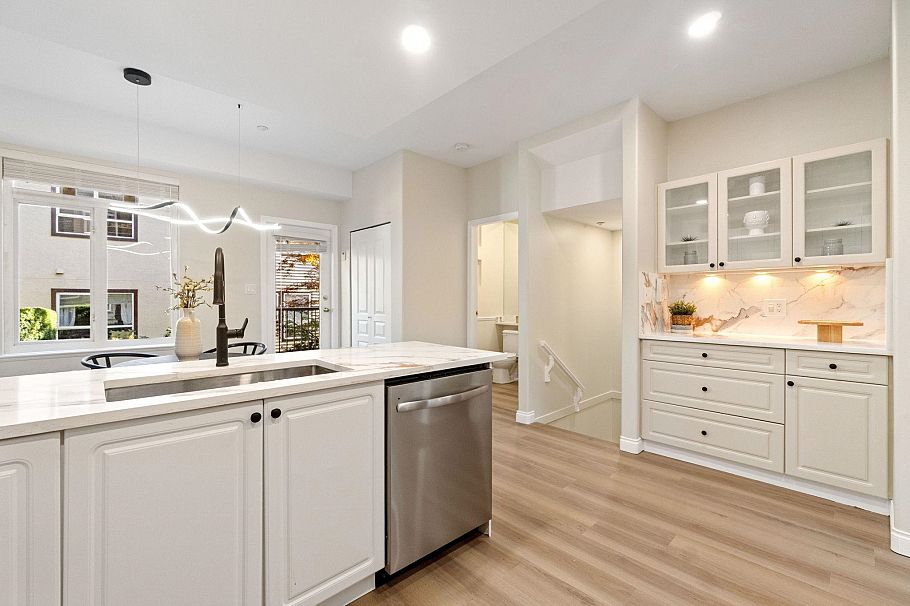 5 119 E 6th Street North Vancouver, BC - 8