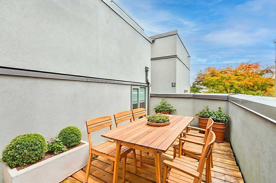 1365 W 8th Avenue Vancouver, BC - 11