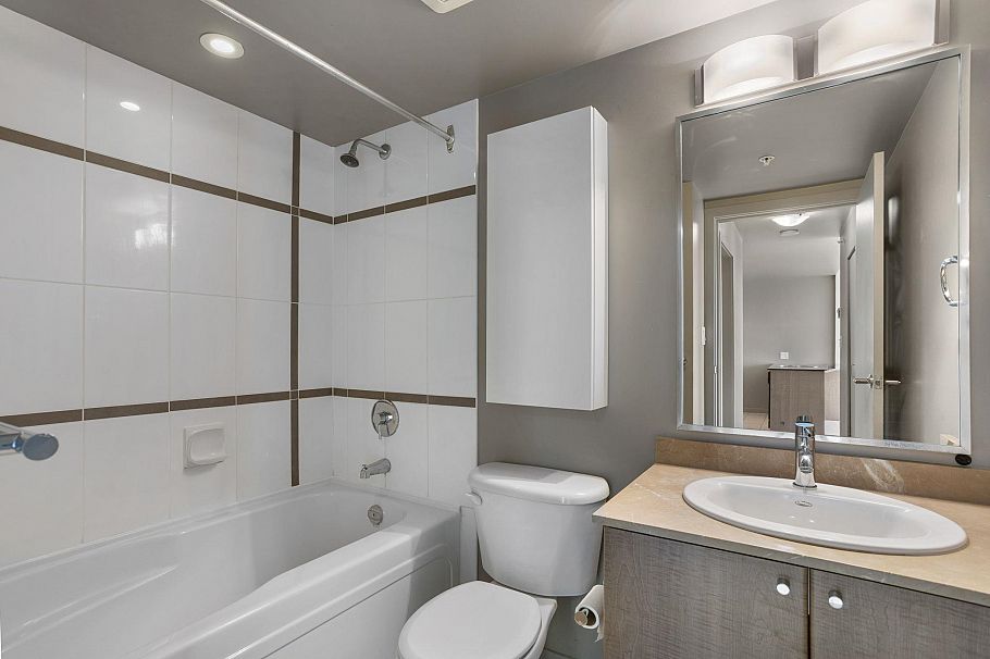 2613 610 Granville Street Vancouver, BC - 18