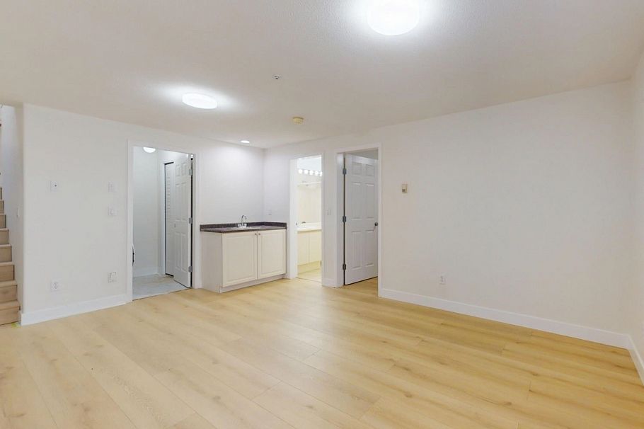 2066 W 44th Avenue Vancouver, BC - 29