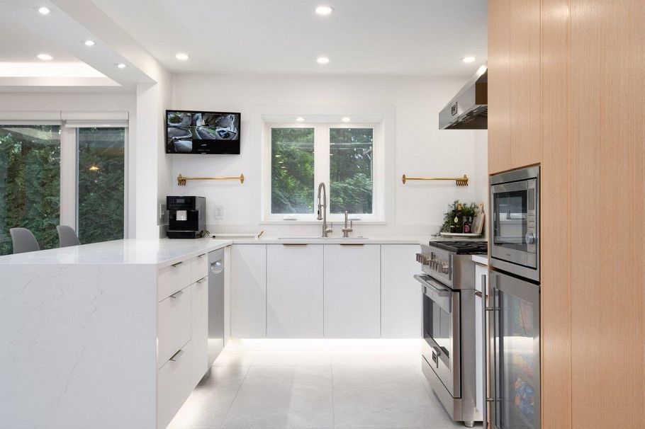 4283 Capilano Road North Vancouver, BC - 7