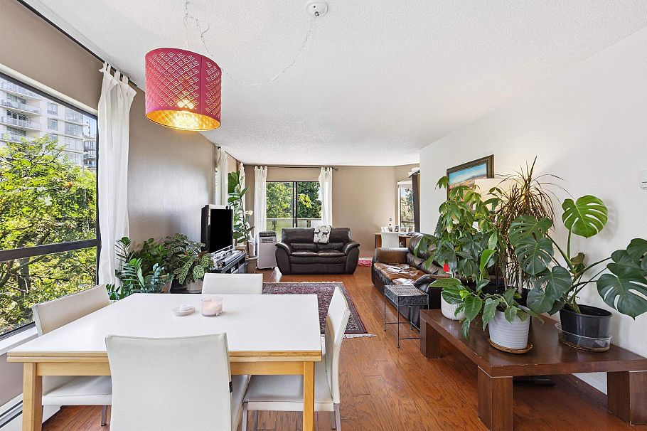 221 210 W 2nd Street North Vancouver, BC - 2