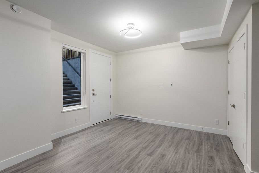 3071 Fromme Road North Vancouver, BC - 36