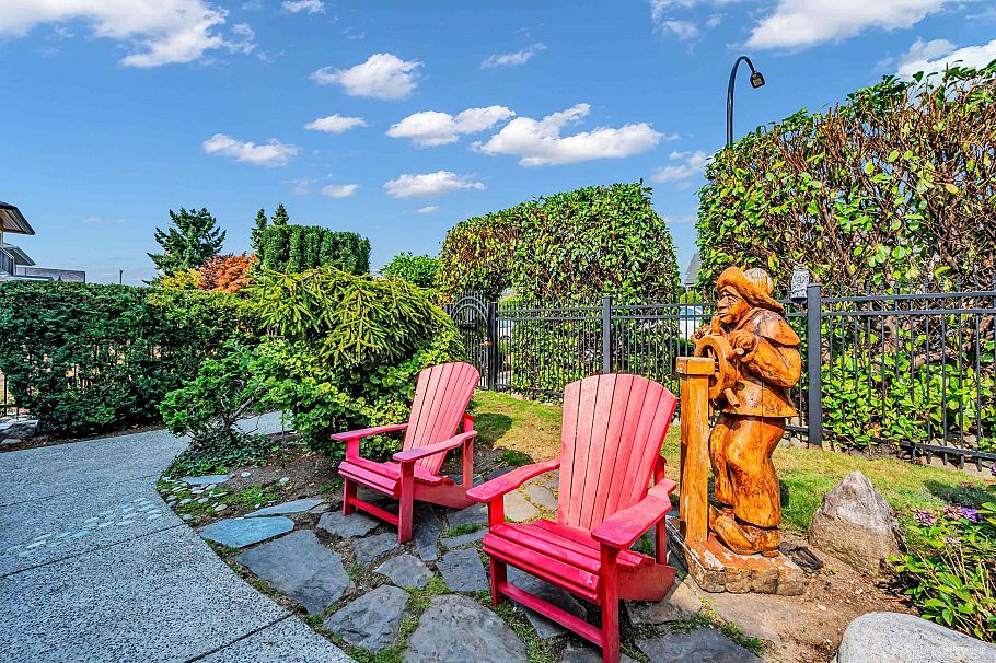 255 W 6th Street North Vancouver, BC - 34