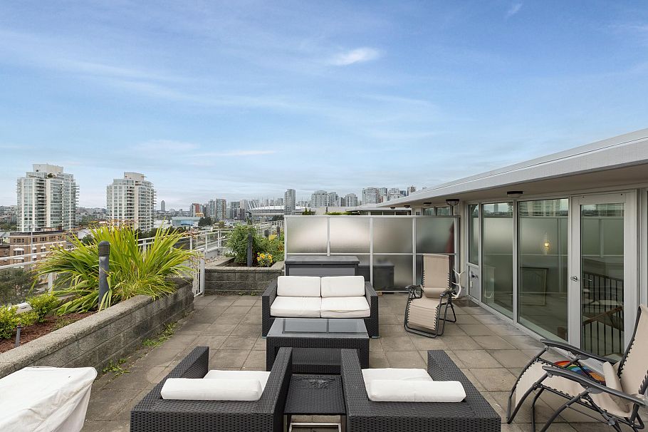 PH907 221 Union Street Vancouver, BC - 2