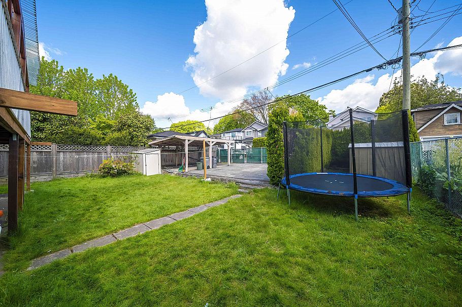 1623 W 66 Th Avenue Vancouver, BC - 19