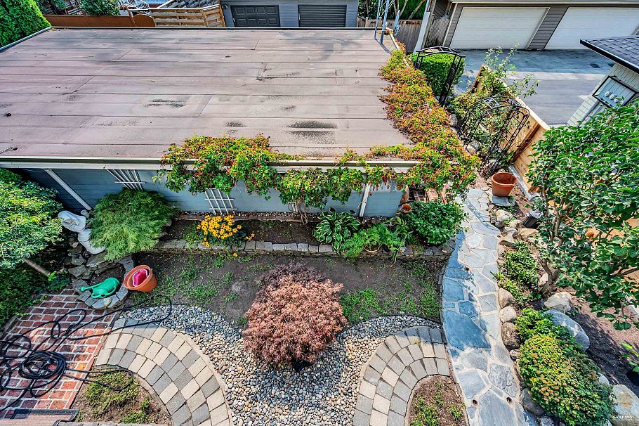 255 W 6th Street North Vancouver, BC - 36