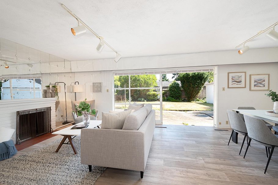 1150 Silverwood Crescent North Vancouver, BC - 4