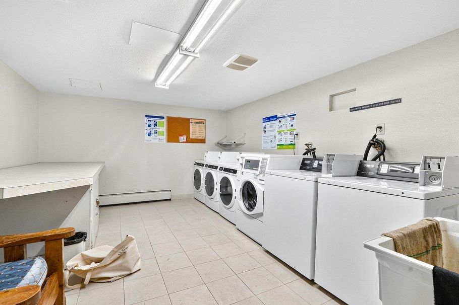 311 2121 W 6th Avenue Vancouver, BC - 19