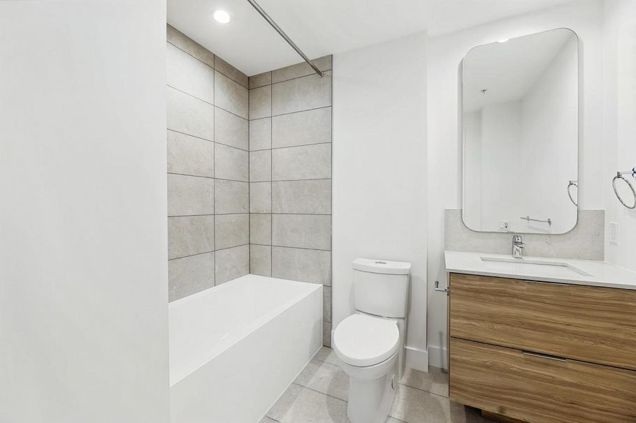 605 2385 Emery Court North Vancouver, BC - 17