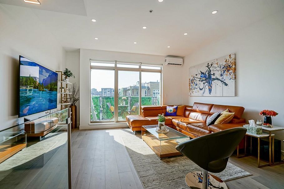 76 728 W 14th Street North Vancouver, BC - 3