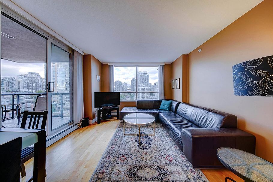 12E 199 Drake Street Vancouver, BC - 5