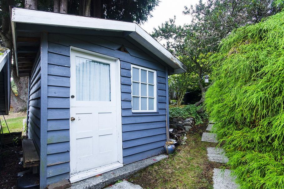 903 E Keith Road North Vancouver, BC - 32