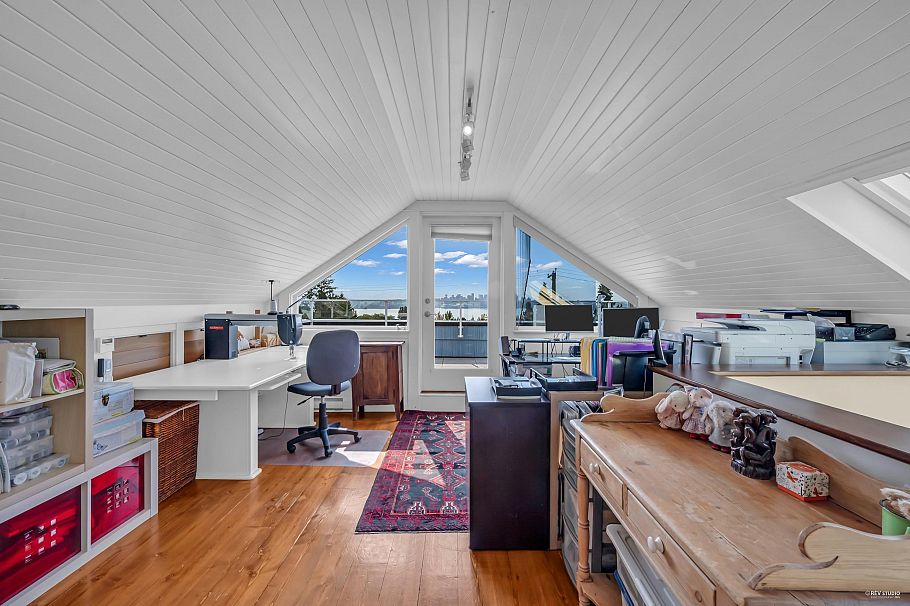 255 W 6th Street North Vancouver, BC - 29