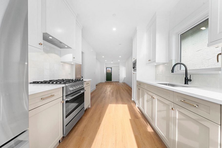 2530 Mcgill Street Vancouver, BC - 10