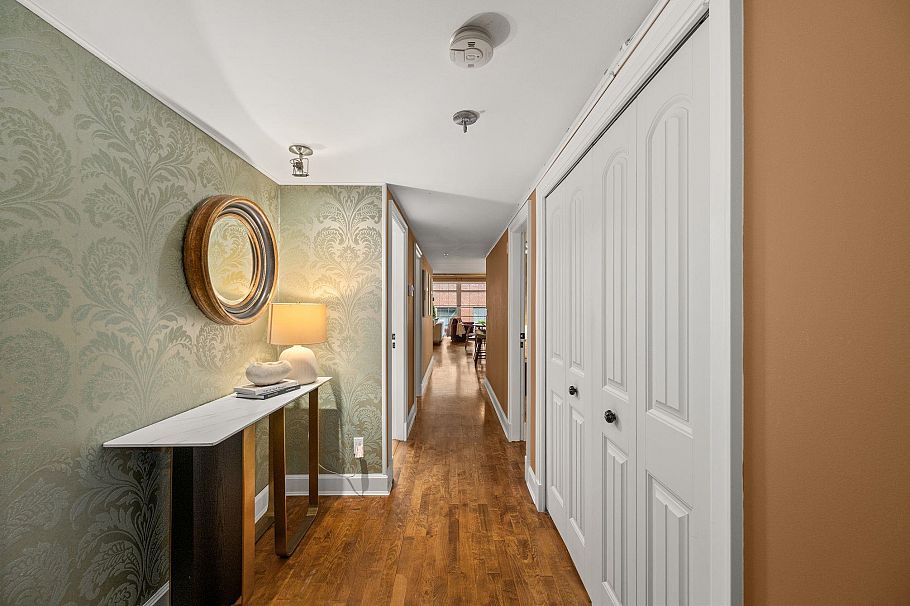 301 1155 Mainland Street Vancouver, BC - 21