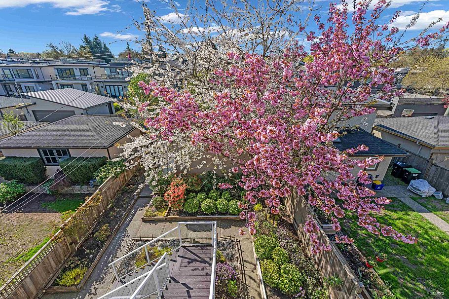 4060 W 10th Avenue Vancouver, BC - 23