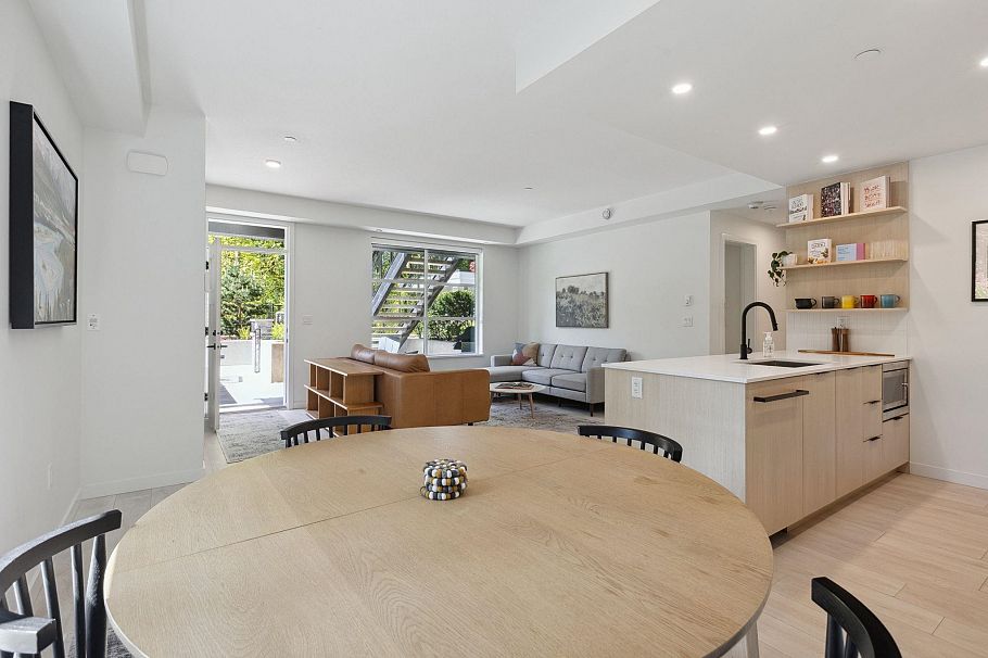 110 2045 Heritage Park Lane North Vancouver, BC - 16