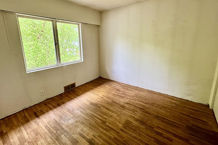 515 W 24th Street North Vancouver, BC - 13