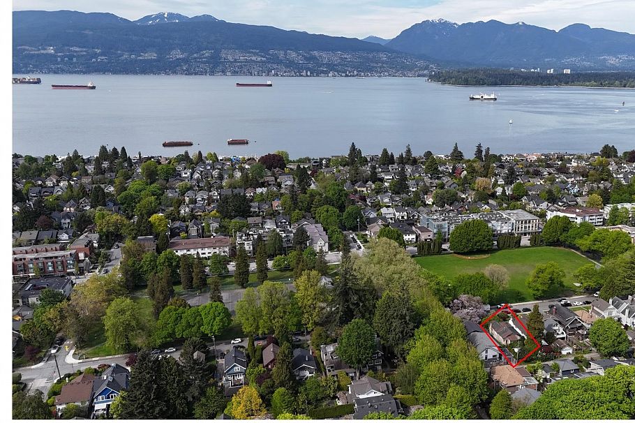 3380 W 5th Avenue Vancouver, BC - 2