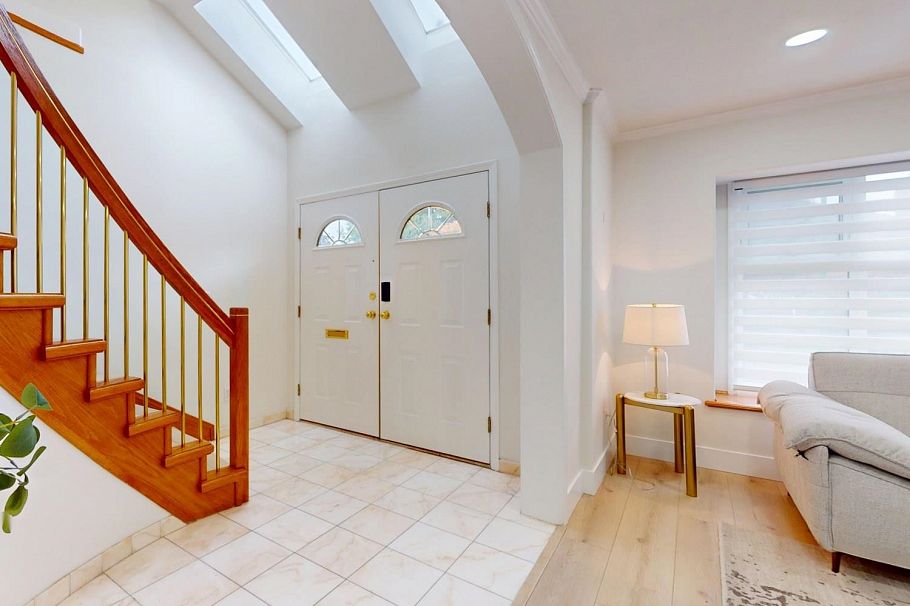 2066 W 44th Avenue Vancouver, BC - 2