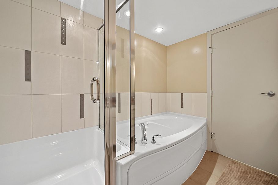 805 683 W Victoria Park North Vancouver, BC - 31