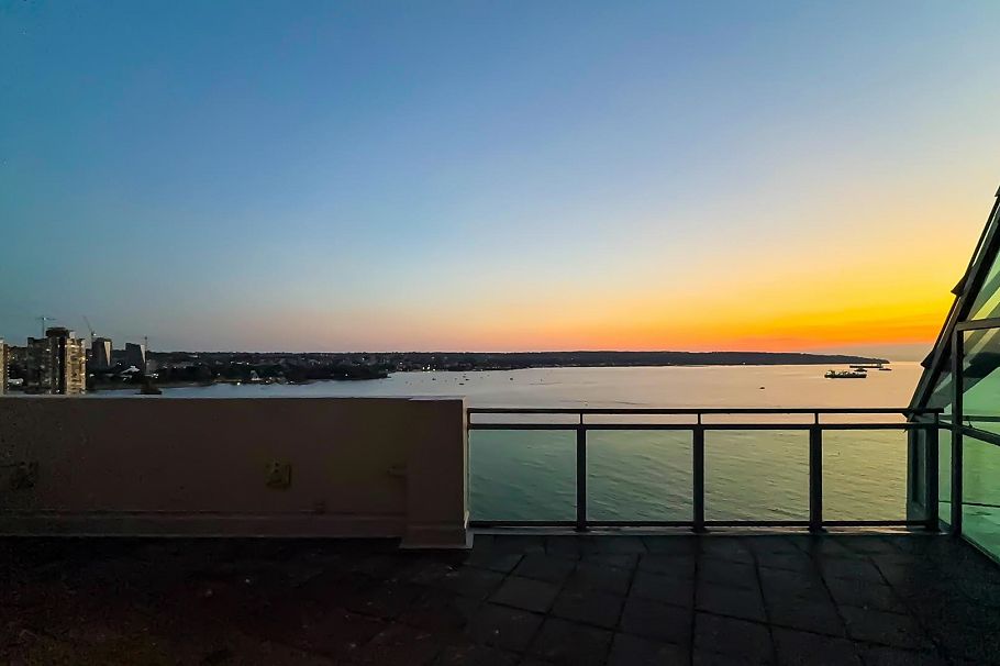 17 1861 Beach Avenue Vancouver, BC - 2