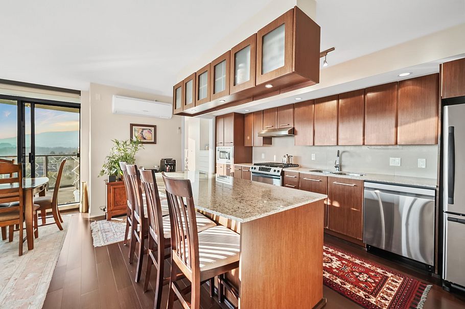 805 683 W Victoria Park North Vancouver, BC - 20