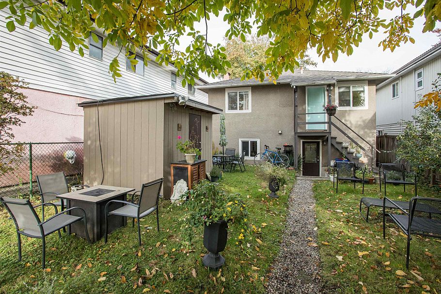 1688 E 29th Avenue Vancouver, BC - 33