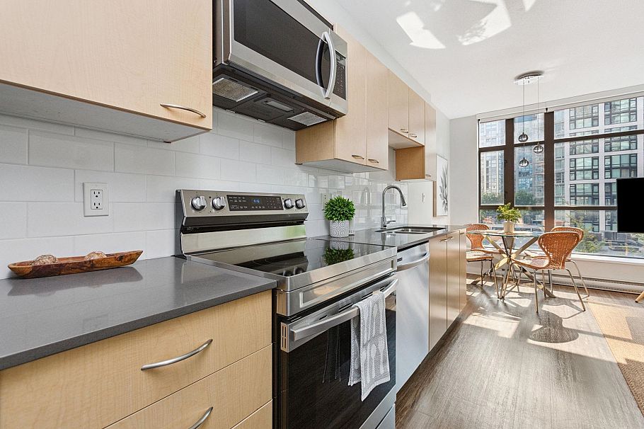 509 1249 Granville Street Vancouver, BC - 10