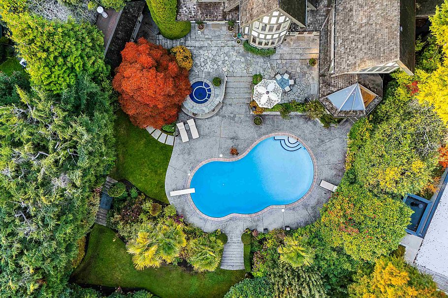 2716 W 49th Avenue Vancouver, BC - 32