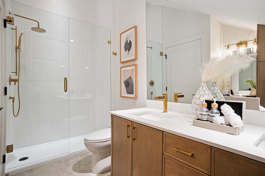 1 1915 E 3rd Avenue Vancouver, BC - 16