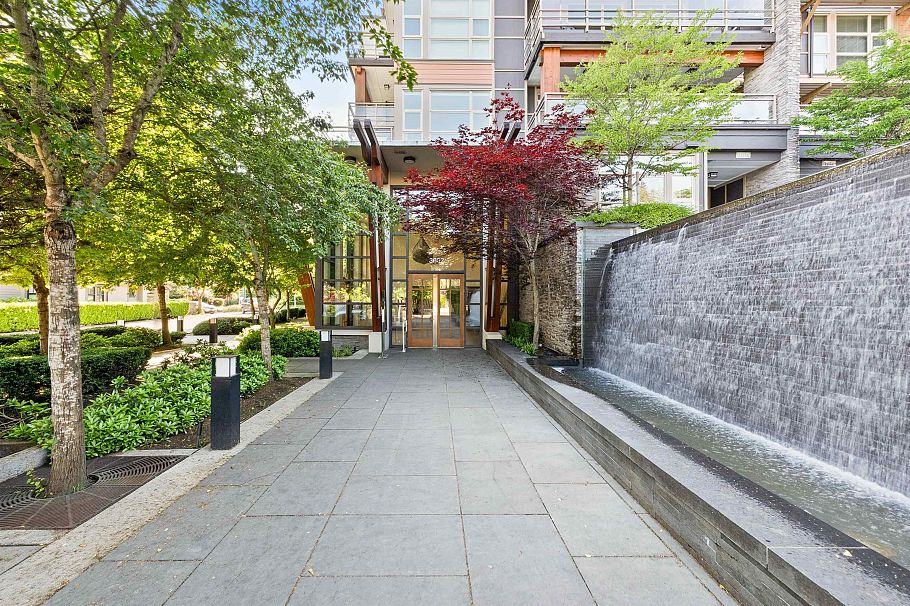 202 3602 Aldercrest Drive North Vancouver, BC - 29