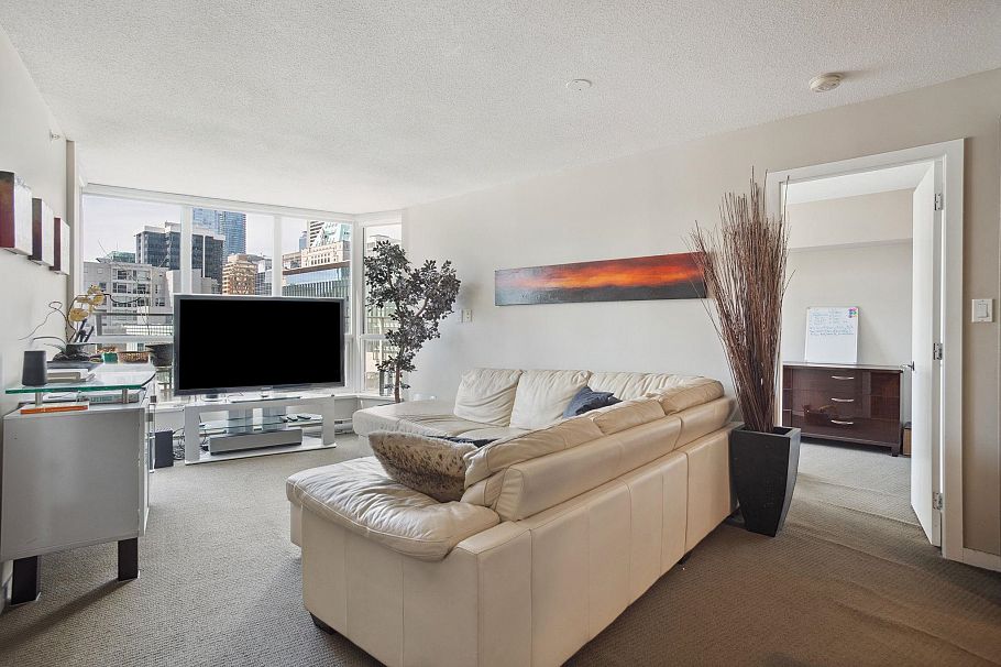 714 833 Seymour Street Vancouver, BC - 3