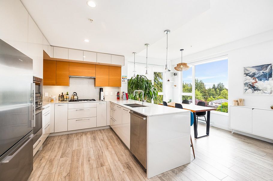 307 1327 Draycott Road North Vancouver, BC - 3