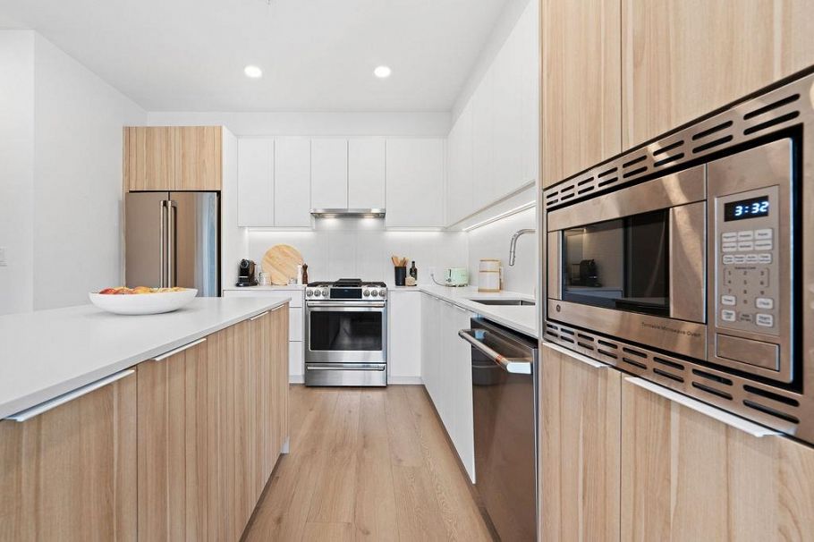 504 2450 Garden Drive Vancouver, BC - 6