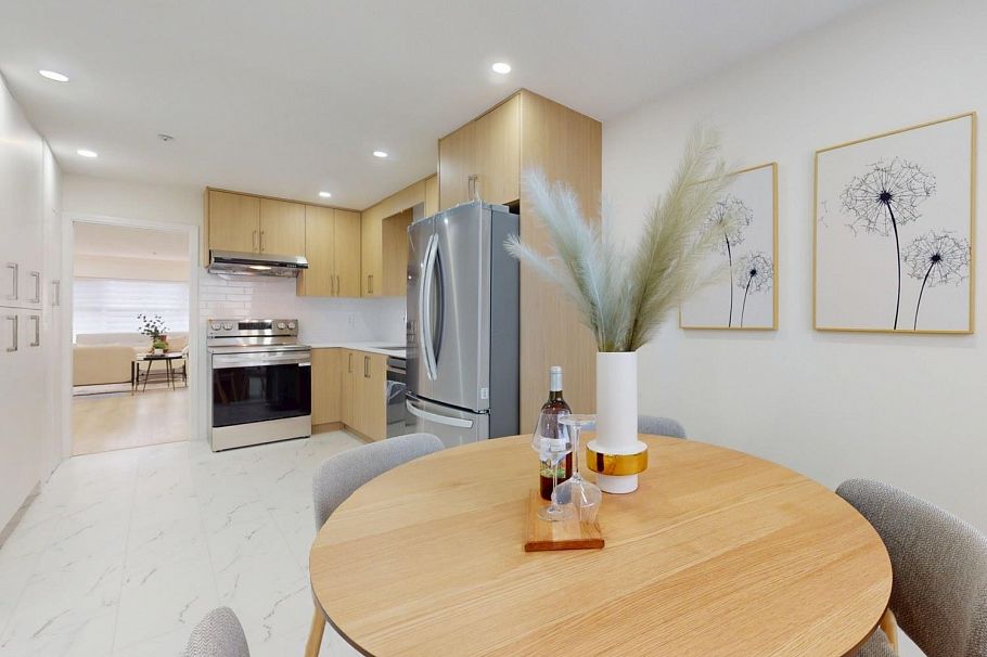 2066 W 44th Avenue Vancouver, BC - 12