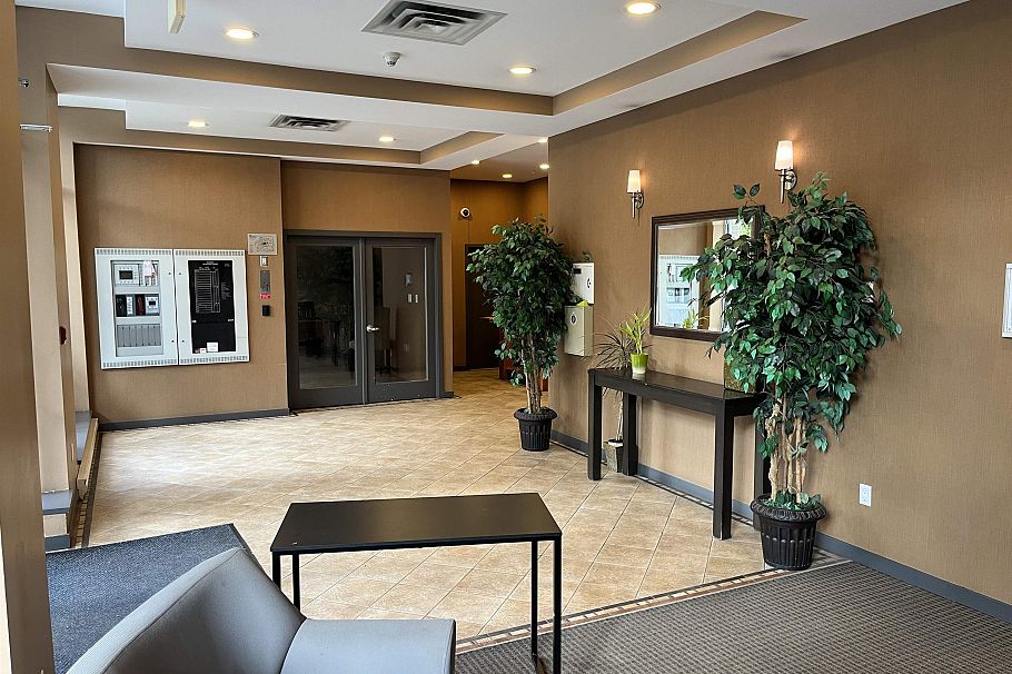 904 189 National Avenue Vancouver, BC - 3