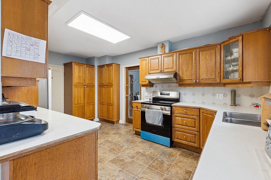 2923 W 32nd Avenue Vancouver, BC - 10