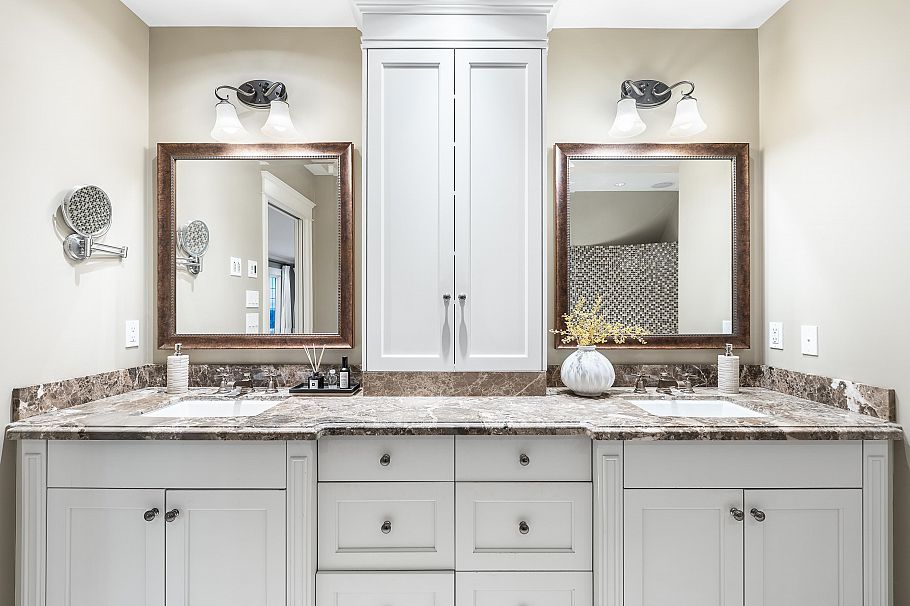 2716 W 49th Avenue Vancouver, BC - 22