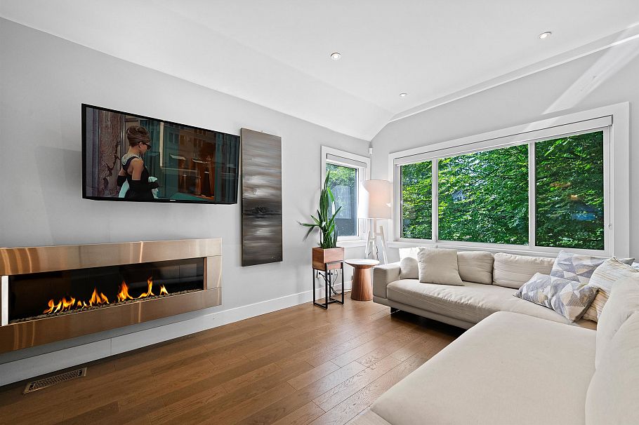 1630 E 13th Avenue Vancouver, BC - 9