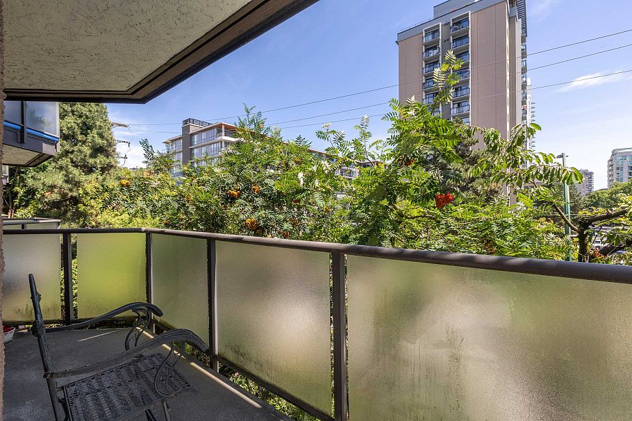 221 210 W 2nd Street North Vancouver, BC - 22