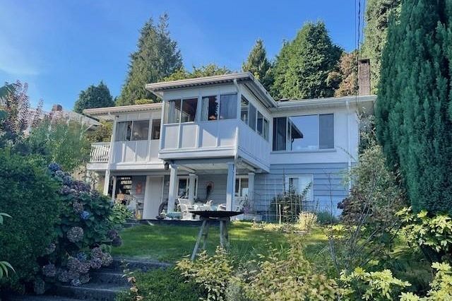 903 E Keith Road North Vancouver, BC - 1