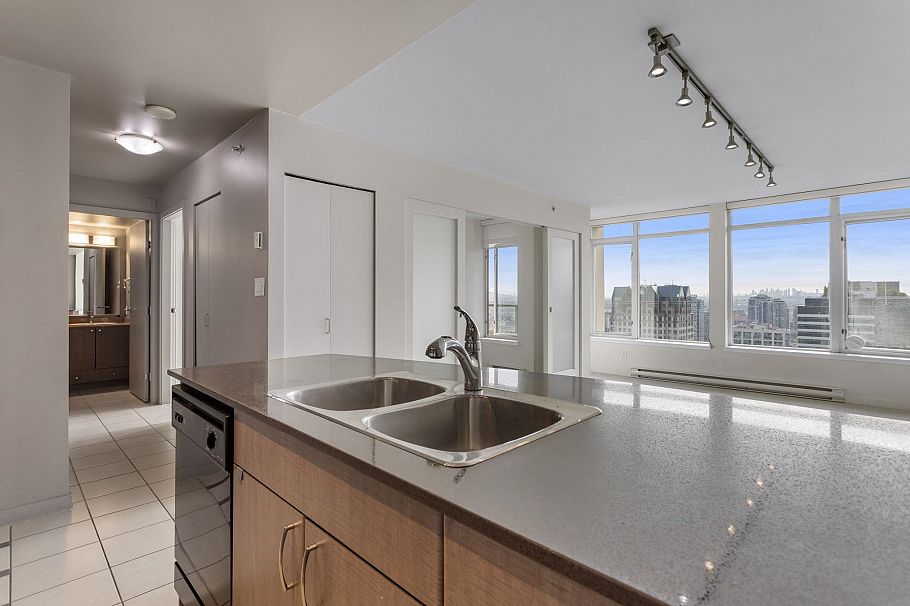 2613 610 Granville Street Vancouver, BC - 11