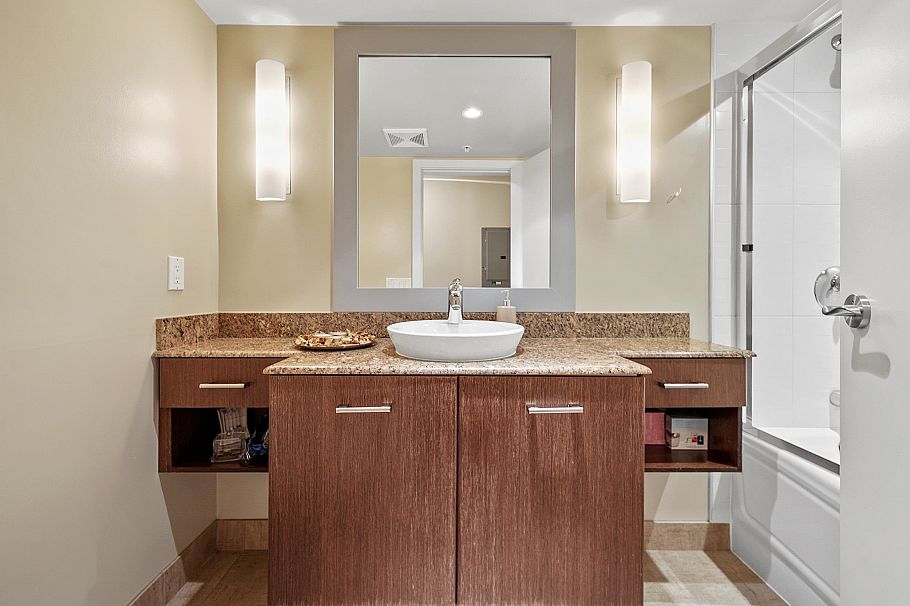 805 683 W Victoria Park North Vancouver, BC - 25