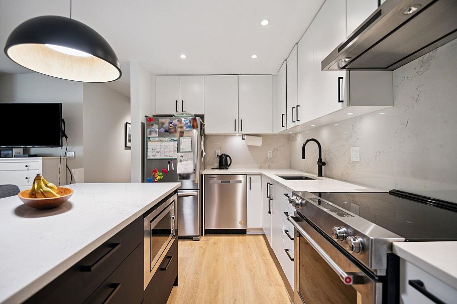 101 1696 W 10th Avenue Vancouver, BC - 10