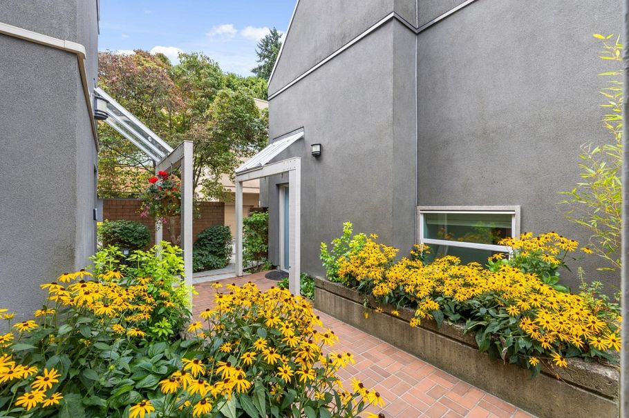 2220 Spruce Street Vancouver, BC - 4